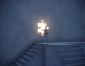 Personne voyant la lumière à travers un puzzle