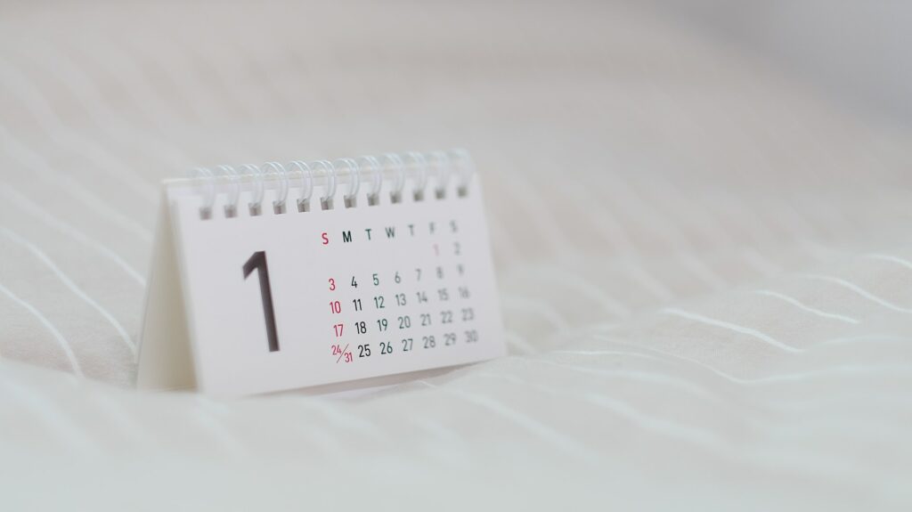 Calendrier blanc posé